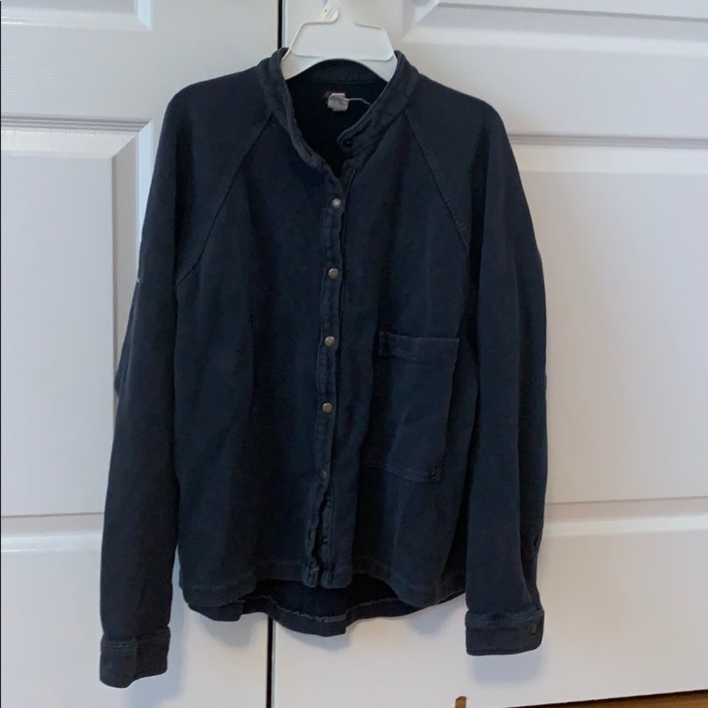 FREE PEOPLE BUTTON DOWN SHACKET